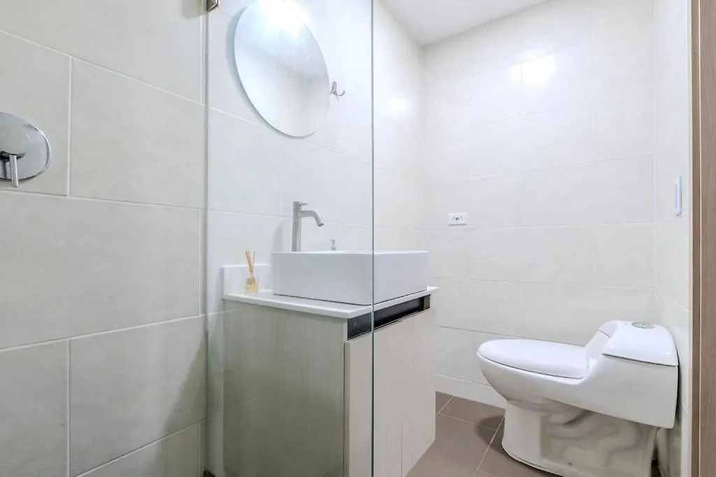 Apartamento En Maravilloso Laureles Con Piscina 801 Medellin Apartment