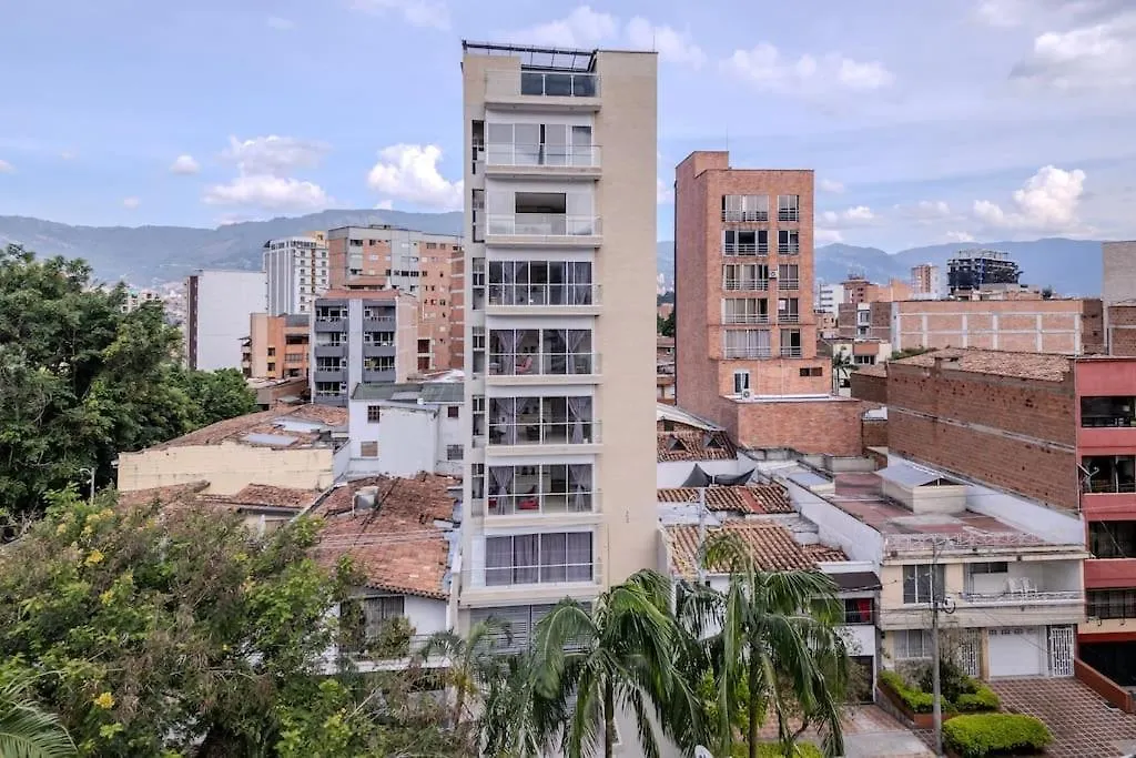Apartamento En Maravilloso Laureles Con Piscina 801 Medellin 0*,  Colombia