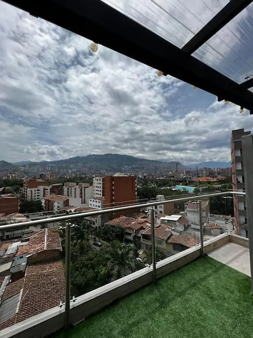 Apartamento En Maravilloso Laureles Con Piscina 801 Medellin
